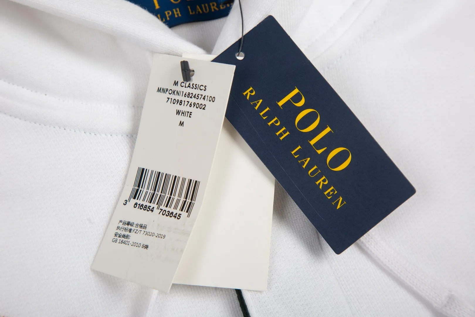P280 White background picture [Hot new product] Style number: 25119# Color: Navy blue/off-white Size: S to XL - Ralph Lauren/Ralph Lauren 2025FW new autumn and winter Big Pony 20th anniversary badge embroidered open-chest deconstructed hooded fleece sweatshirt - 100% restoration 380g 100% pure cotton heavy-grain cloud velvet ✅ - Deconstruction restoration Correct version Three-layer hidden partial tube placket ✅ - Reactive fixed-dye D65 raw cotton double herringbone belt with wide and narrow divisions ✅ - Rejection of overlays, single-color single version, precision embroidery ✅ - RL/25 autumn and winter new product 20 commemorative badge embroidered mascot sweatshirt, deconstructed half-open chest, different from the regular classic version, high-end and outstanding, built-in contrasting reactive dyed D65 raw cotton double herringbone belt, cloud-like heavy fleece bottom with autumn and winter attributes, really comfortable, cloud-like comfort, loose fit Available in two colors, can be made as a couple model, highly recommended